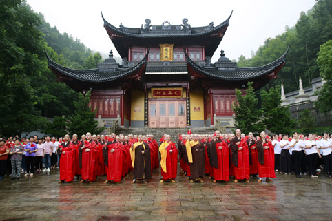 炉峰禅寺隆重举行"七一"建党百年升国旗仪式