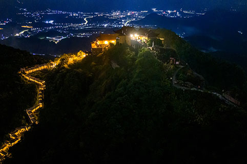 2山顶 (3).JPG 2山顶 (3).JPG